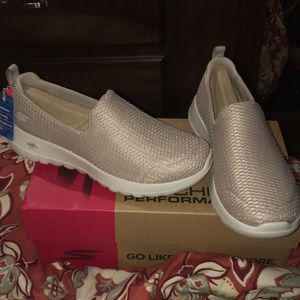 New Sketchers Go Walk Joy shoes